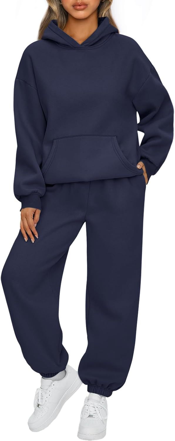Kvinders afslappede hoodie jumpsuit lavet af kvalitets sweat materiale med praktiske lommer Skovae