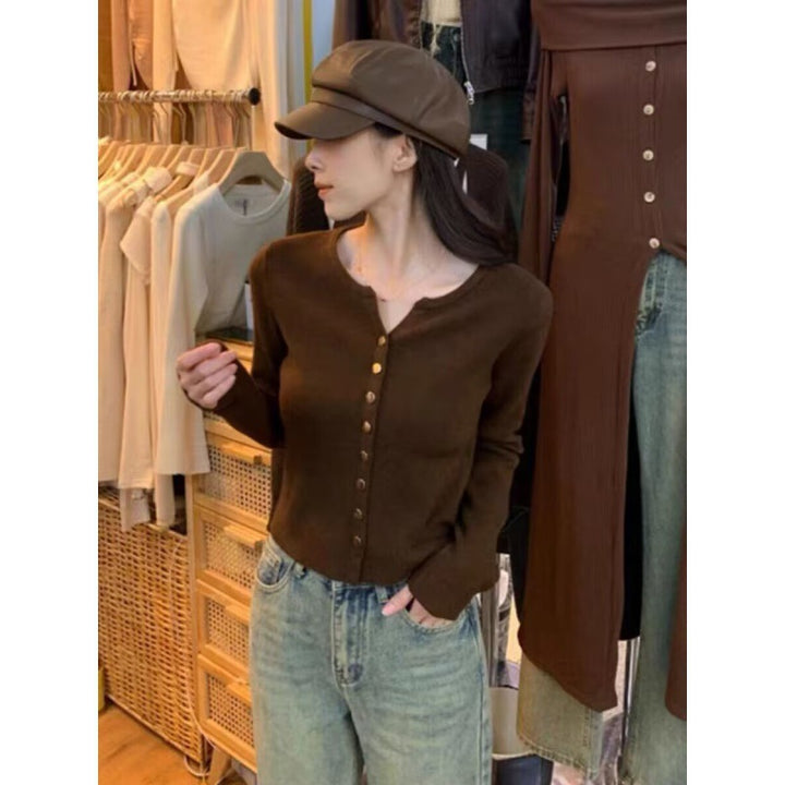 Kvinde elegant cardigan med knapdetalje og blødt materiale Stilla