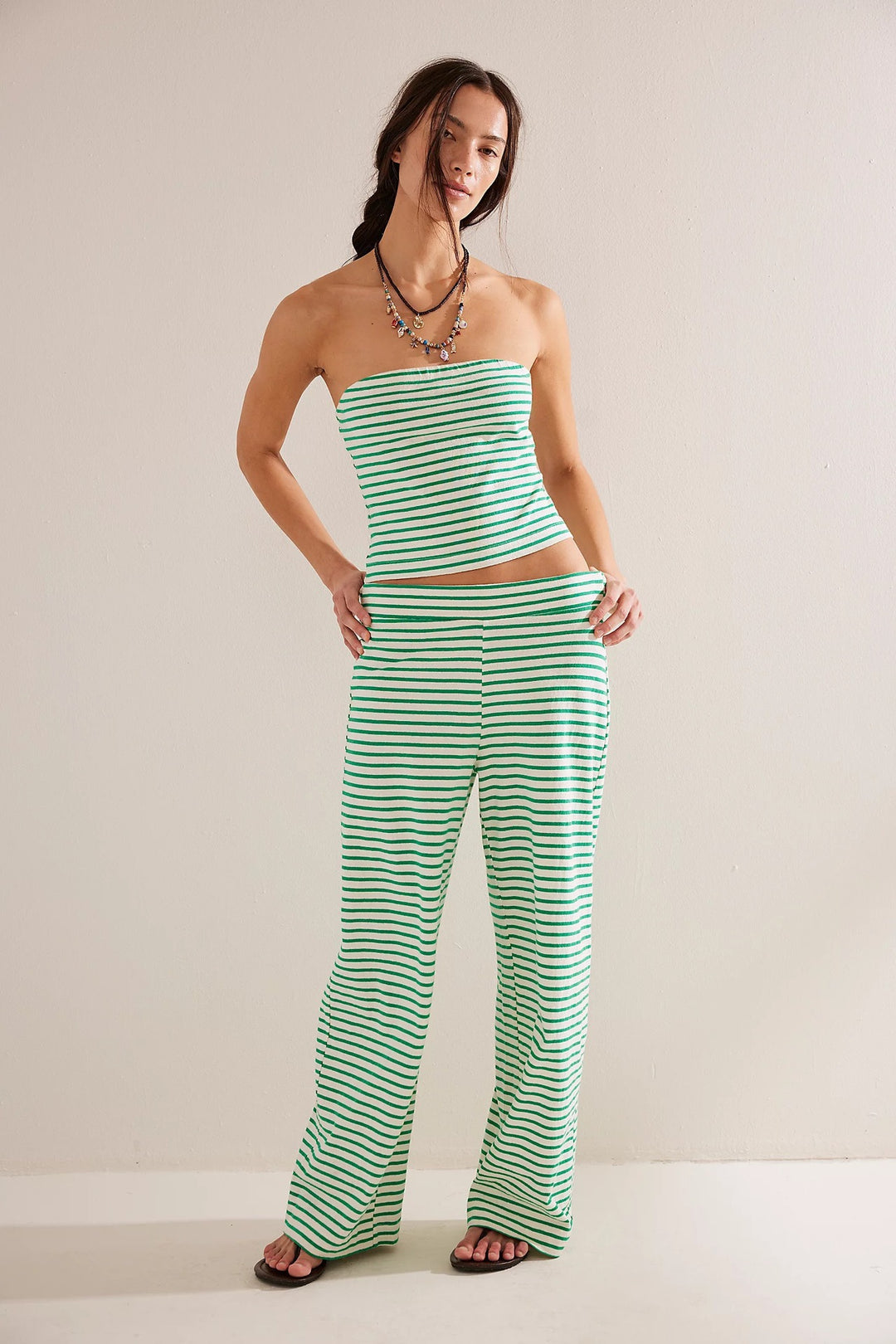 Femme Stilfuld Offshoulder Crop Top og Bredbenet Bukser Sæt Stilla