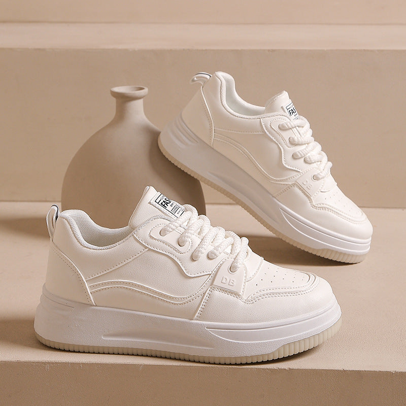 Dame Sneakers i sporty-elegant design med tyk gummisål Stilla