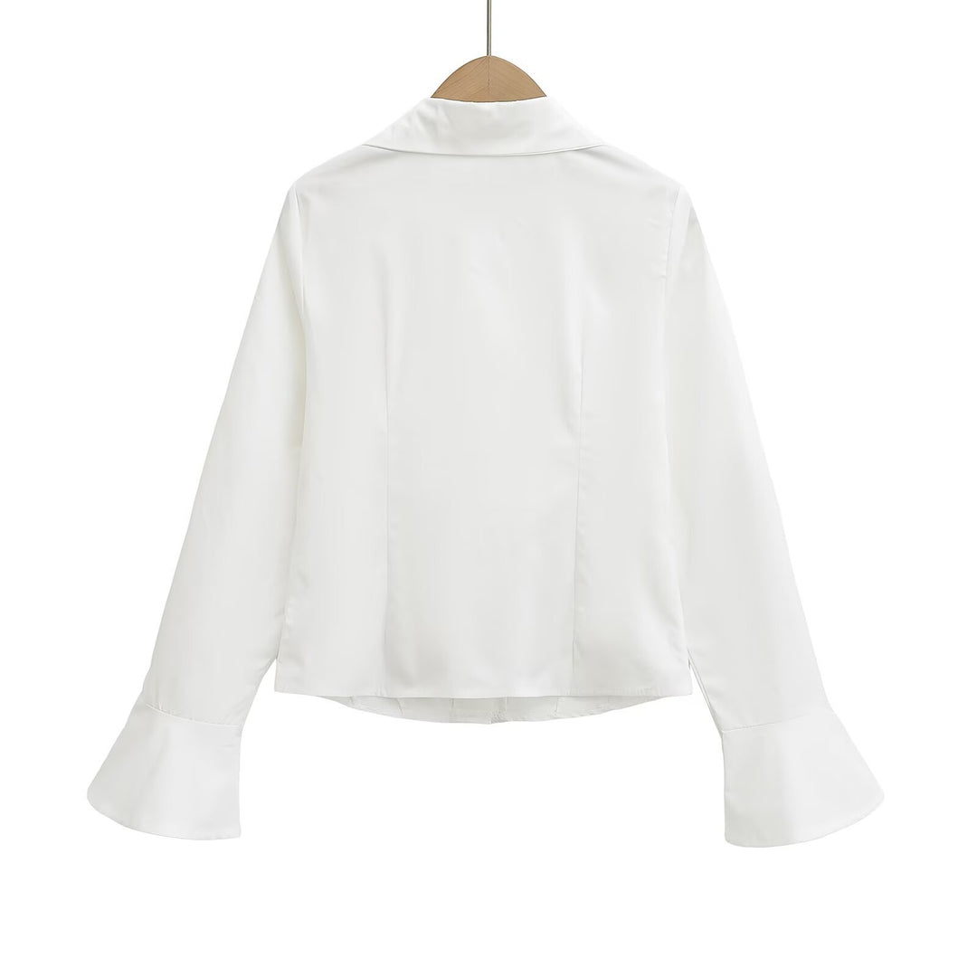Dame skjorte med stilfulde flæse detaljer og elegant krave Stilla