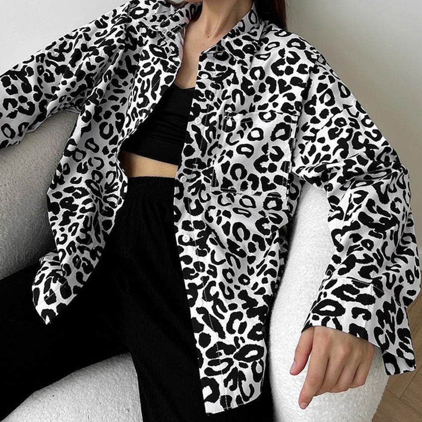 Dame stribet bluse med leopardmønster og afslappet pasform Stilla
