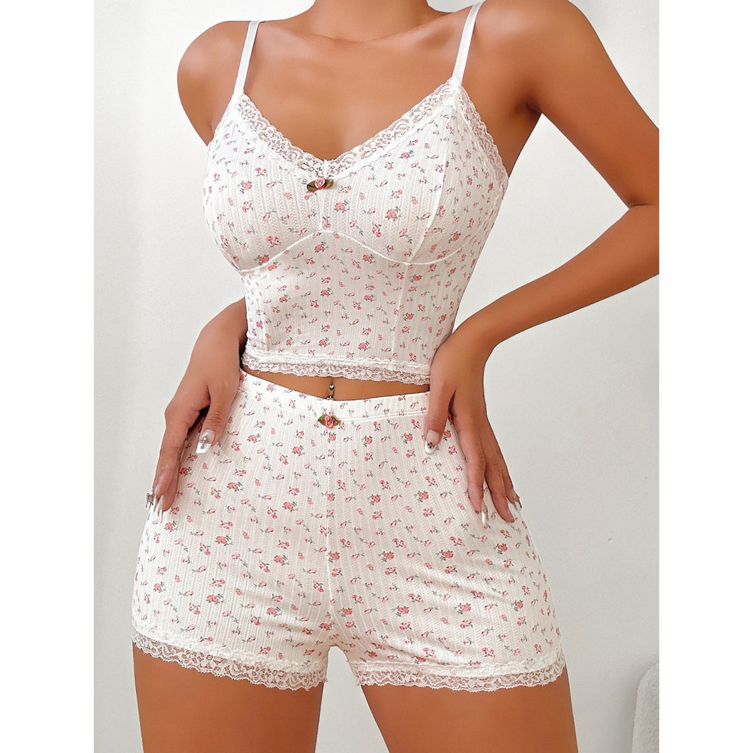 Dame soveoverdel og shorts sæt med delikat spids og blomsterprint Stilla