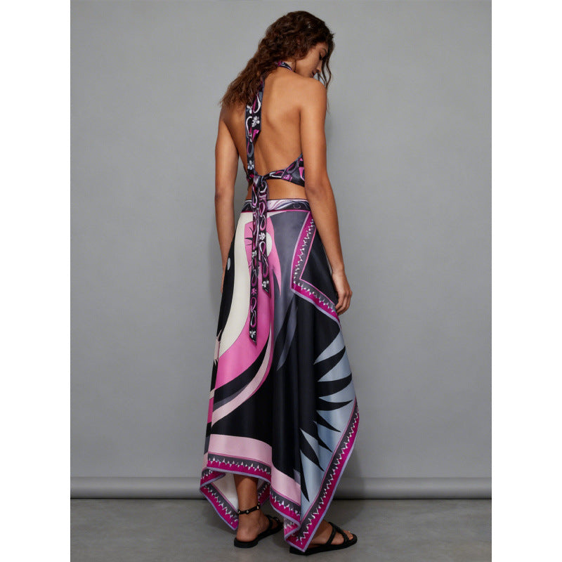Damen Halterkleid mit asymmetrischem Saum und auffälligem Grafikdruck Skovae