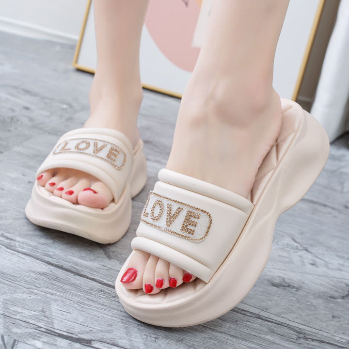 Dame Plattform-Slipper med glitrende LOVE-detalje Stilla