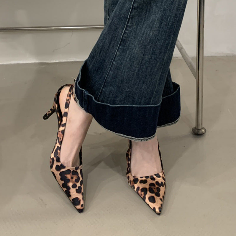 Dame Slingback Pumps med struktureret overflade og elegant hæl Stilla