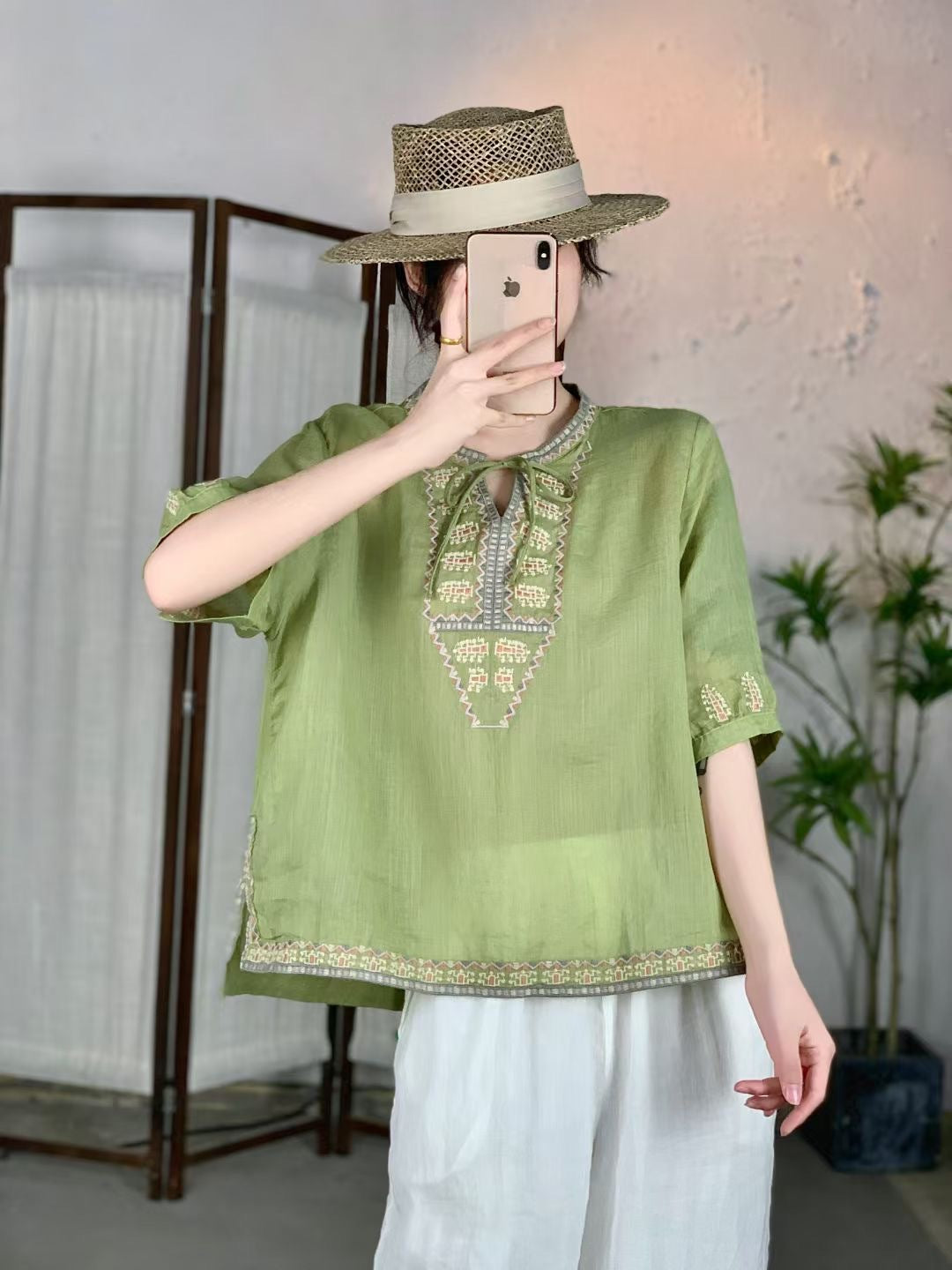 Femme Broderet Sløjfebluse Stilla
