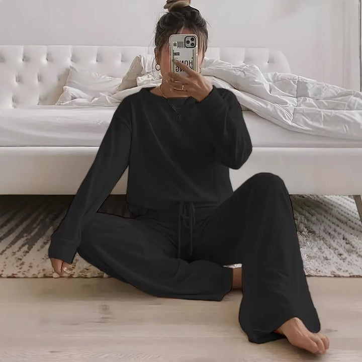 Dame loungewear-sæt med afslappet pasform og høj kvalitet bomuldsblanding Stilla