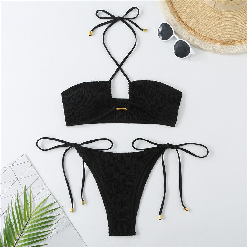 Dame bandeau-bikini med moderne rynke-design og innovativ skæring Skovae