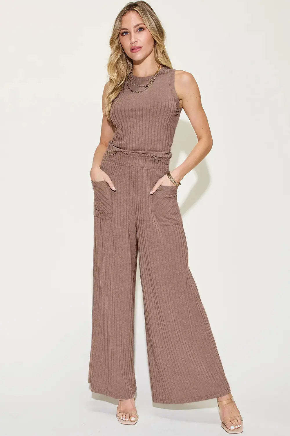 Dame afslappet jumpsuit med bred ben og praktiske lommer Skovae