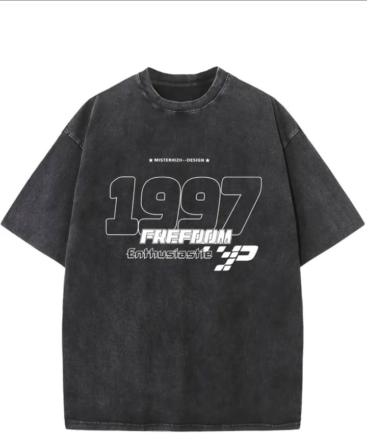 Dame T-shirt med afslappet oversized-snit og moderne grafisk design Stilla