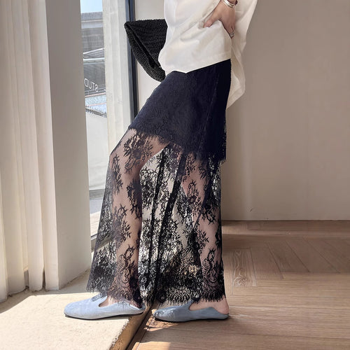 Dame spidstrømpe med gennemsigtig lacing-kant og elegant design Stilla