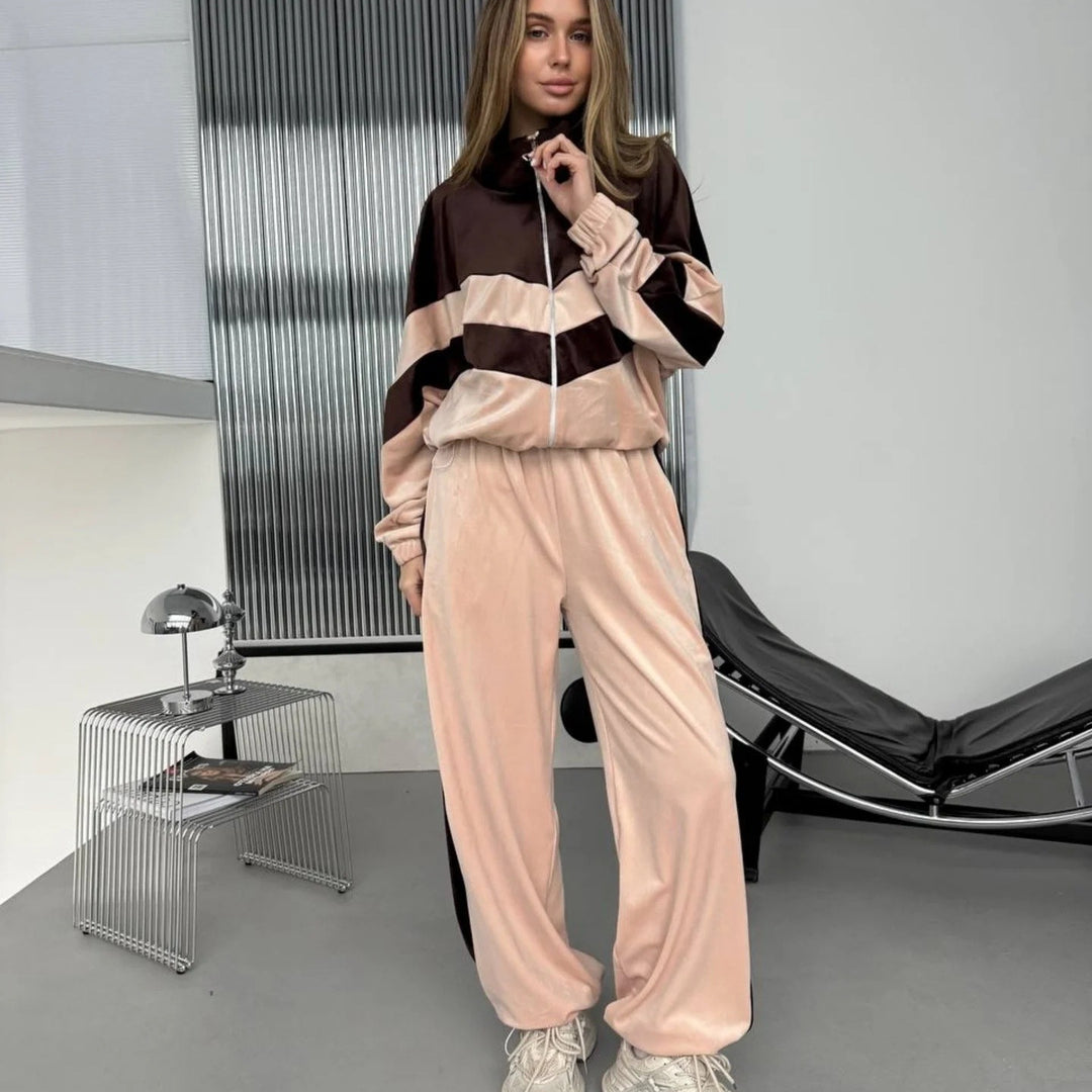 Kvinders sporty fløjls tracksuit med elegant lynlås og moderne striber Skovae
