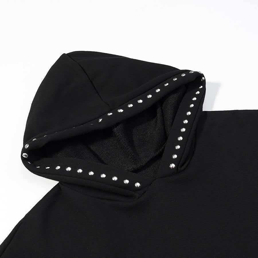Kvindernes fashionable hoodie med elegante nitter Stilla