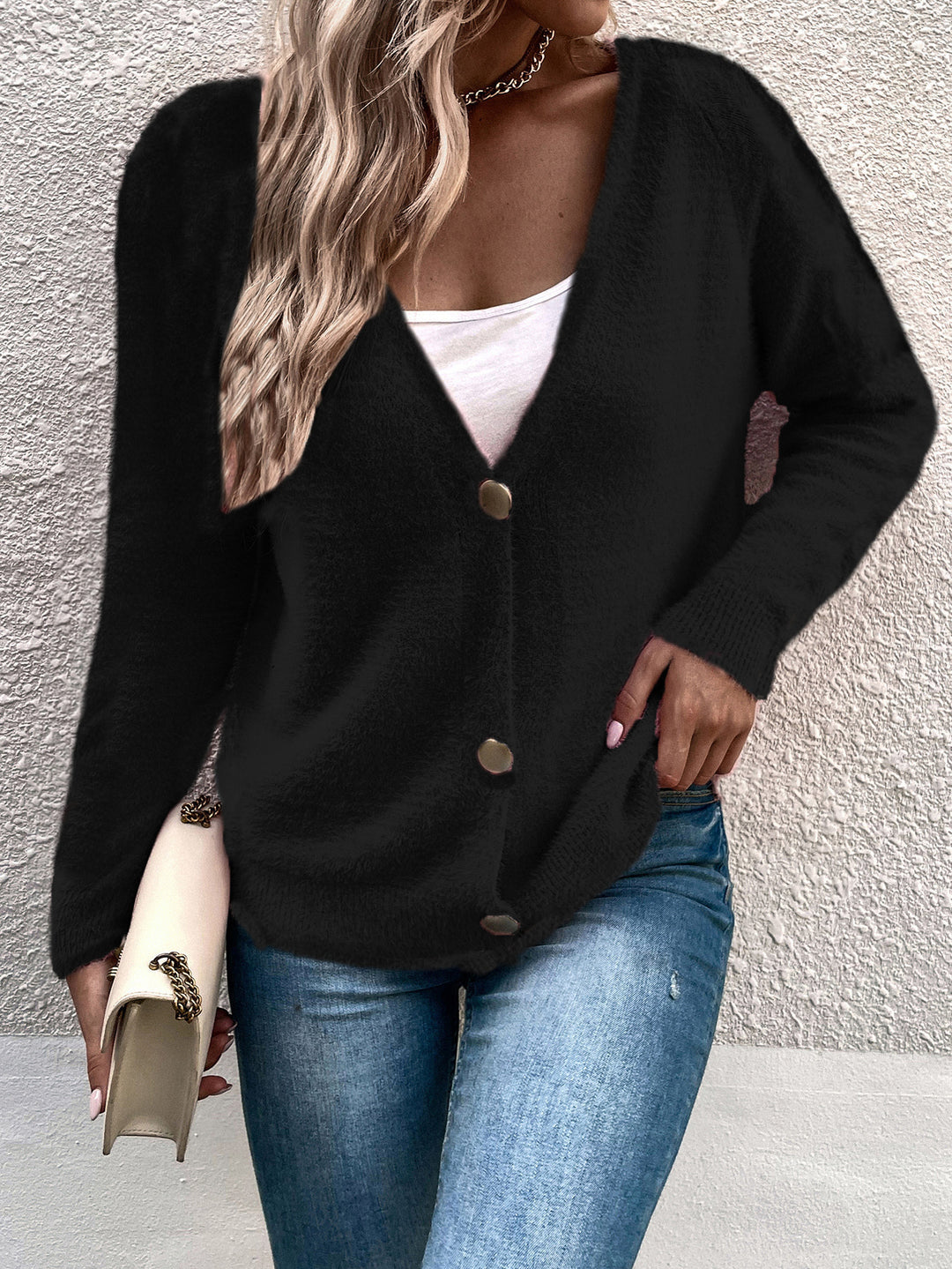 Kvinders bløde strik cardigan med elegant V-hals og store knapdetaljer Stilla
