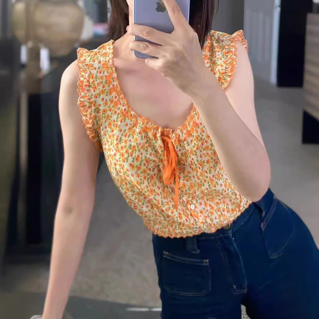 Dame Crop-Top med legesyge flæsedetaljer og blomstret design Stilla