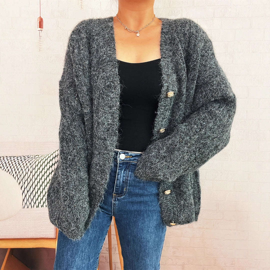 Kvinders oversized cardigan med guldknapdetaljer og blødt materiale Stilla