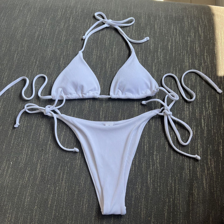 Dame Triangel-Bikini-Sæt med Justerbare Bindebånd og Ribbet Design Skovae