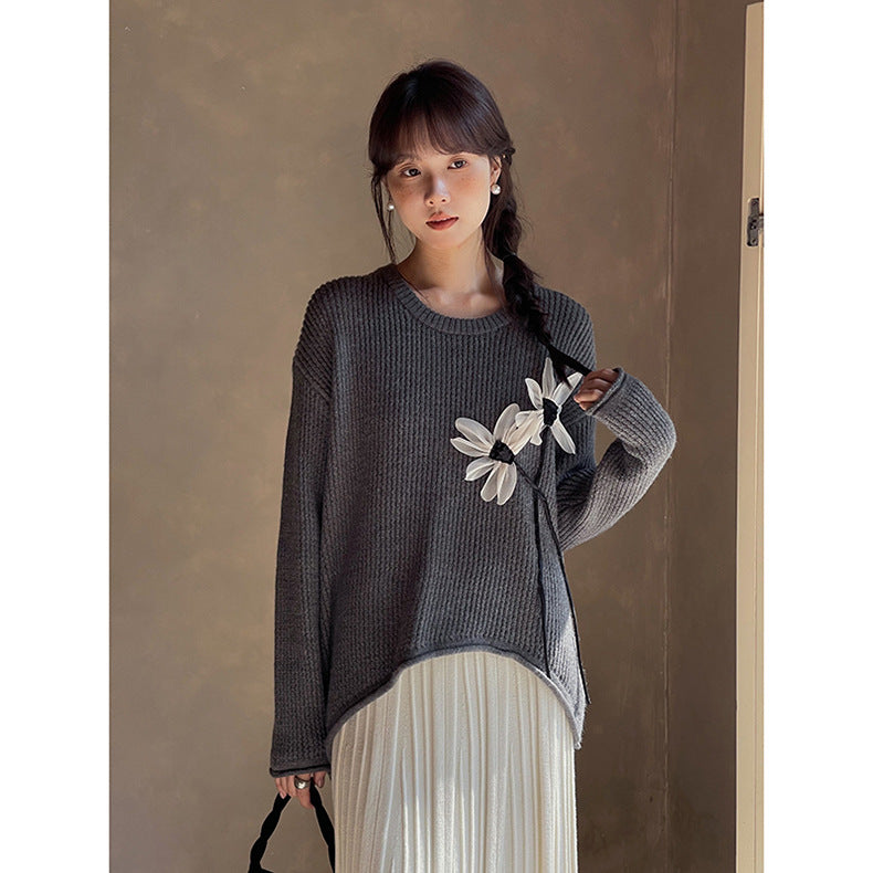 Dame strikpullover med blomsterapplikationsdesign og afslappet snit Stilla