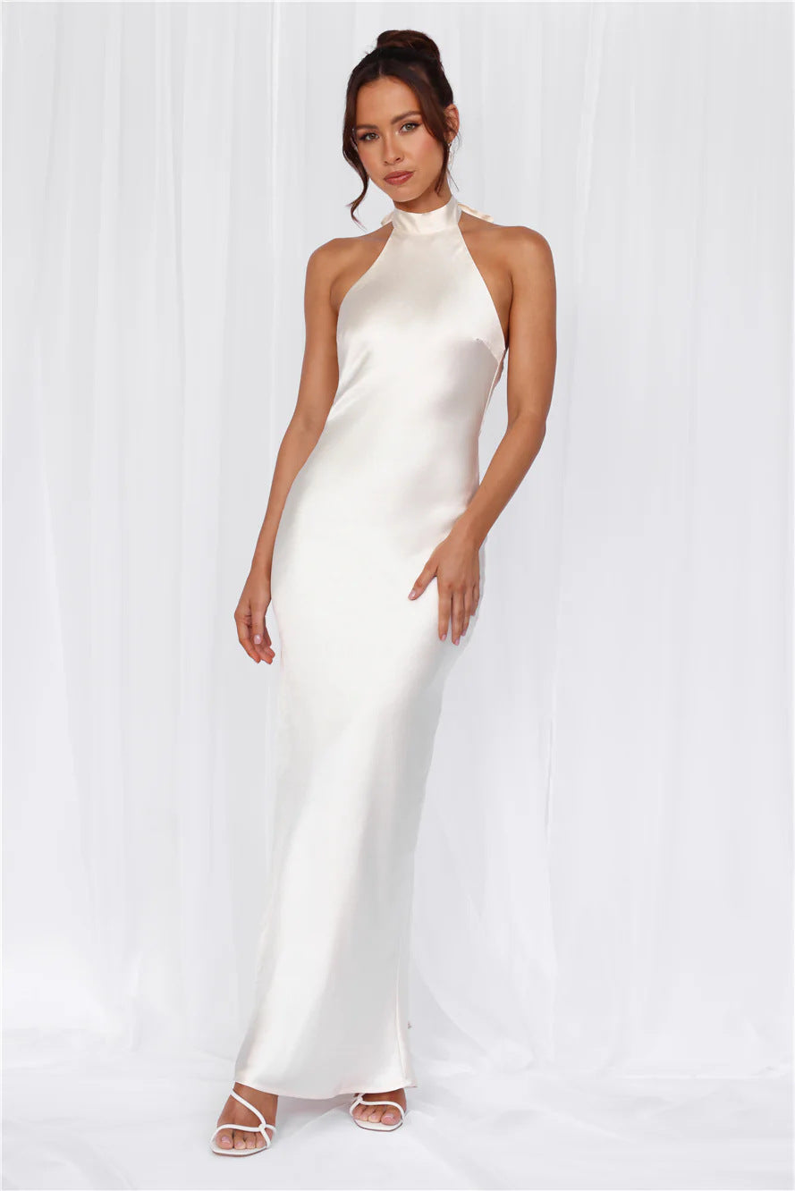 Damer Elegant Satin Maxi Kjole med Høj Krave og Tætsiddende Pasform Skovae