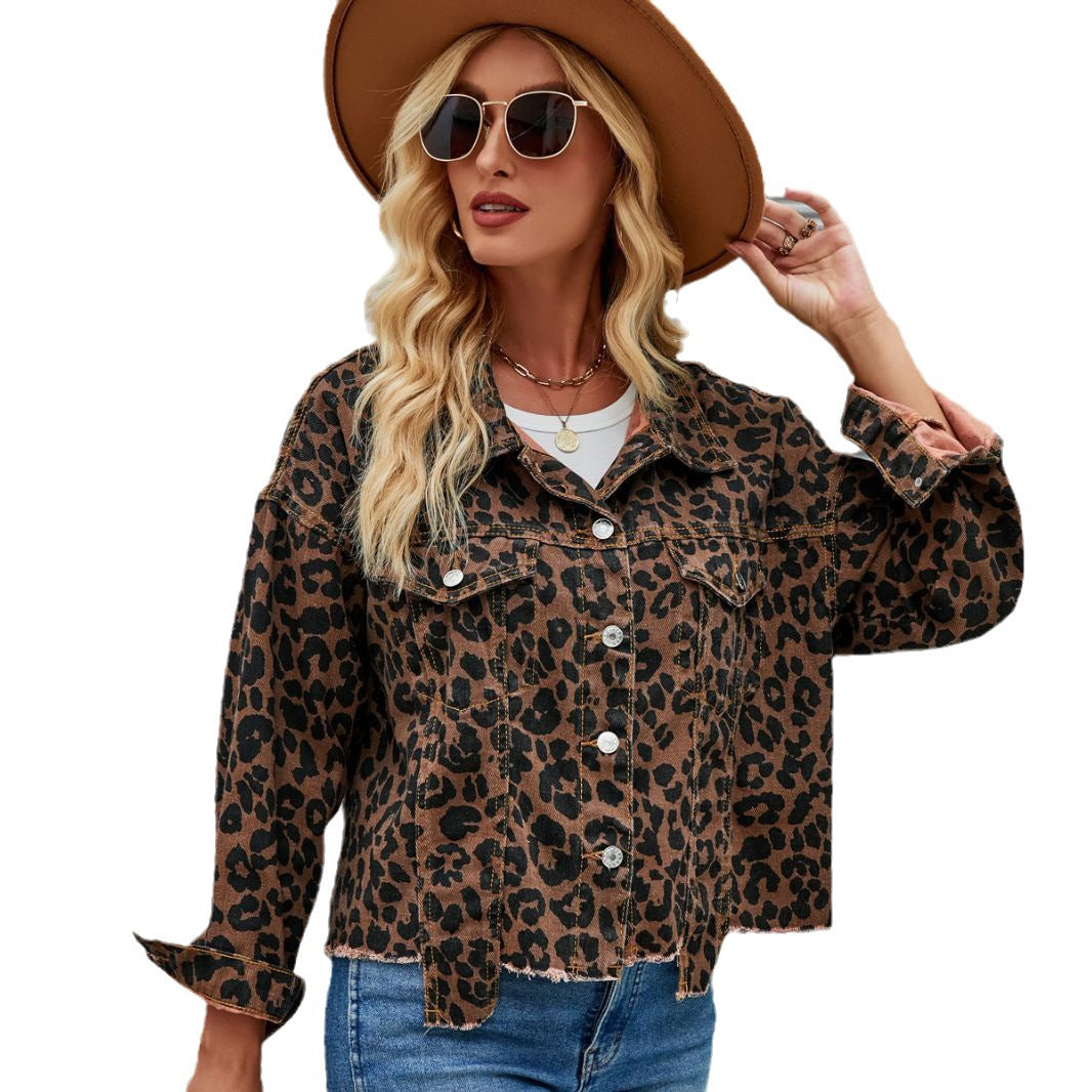 Damejeansjakke i den trendy Leo-design med oversized pasform Stilla