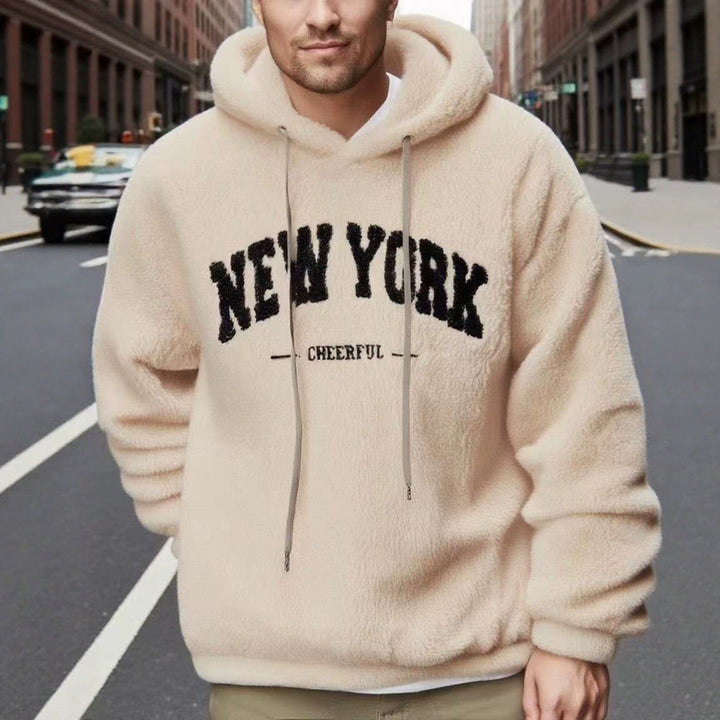 Herrer nan hyggelig fleece-hoodie med relief-logo, snortræk og kængurulomme Skovae