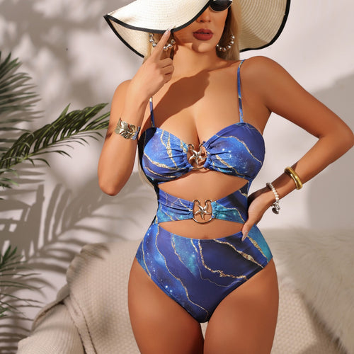 Dame bikini-sæt med moderigtigt cut-out og elegant smykkedetalje Stilla