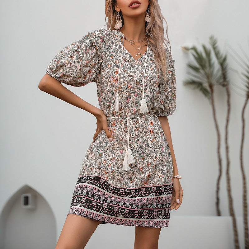 Frau Bohemian Stil Kortærmet Kjole med Frynse Detaljer Stilla