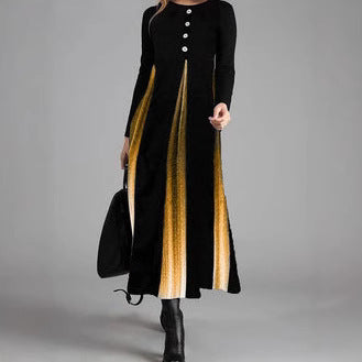 Dame Maxikjole med ædel stribemønster og elegante knapdetaljer Stilla