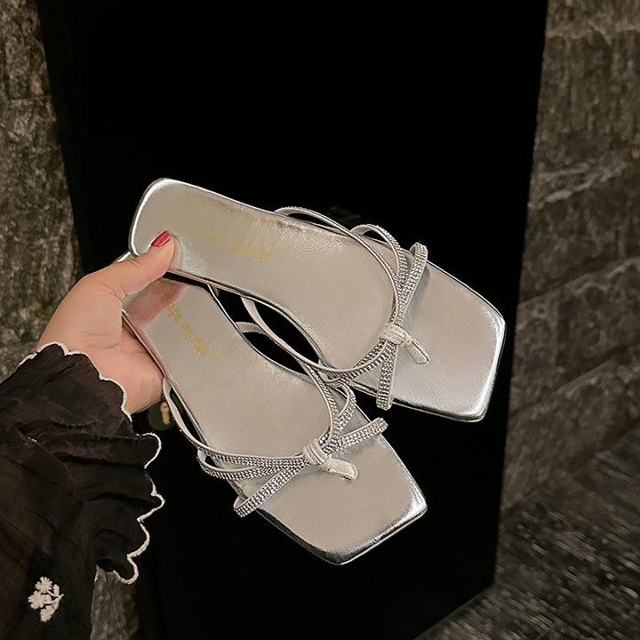 Dame modische mellemrum sandaler med glitrende rhinestones detaljer og komfortabelt fodseng Stilla