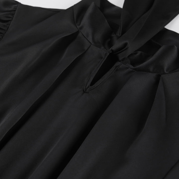 Dame Midi-kjole med elegant slipsdesign og blødt svajende kant Stilla