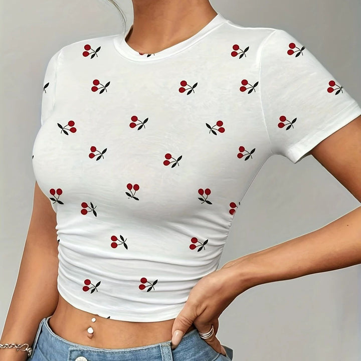 Dame Crop-T-Shirt med friske kirsebærmotiv og figursyet snit Skovae