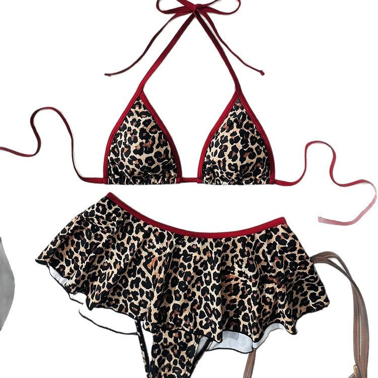 Dame bikini sæt med prikket top og voluminøs nederdel Skovae