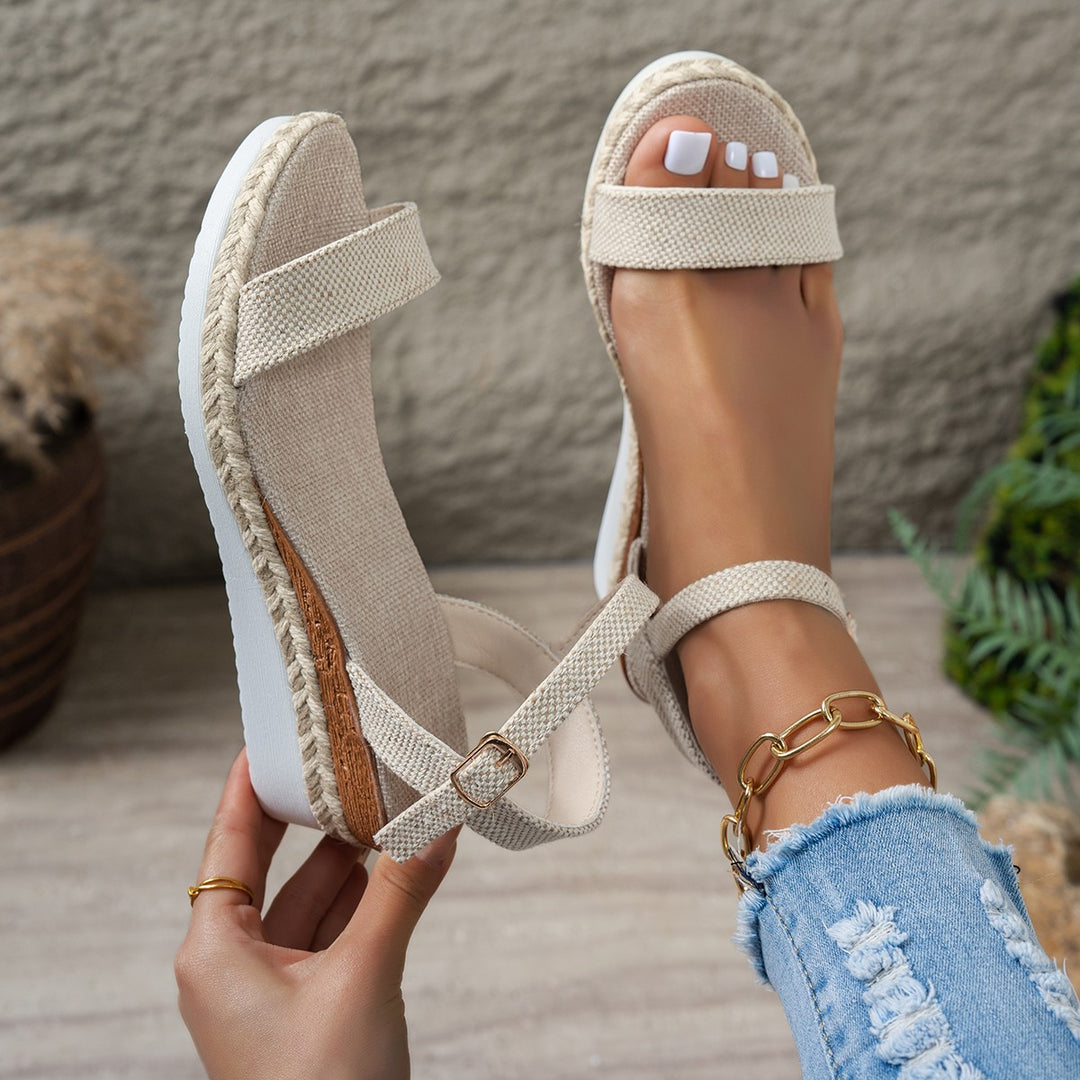 Dame elegante kile sandals med flettet rem design og komfortabel sål Stilla