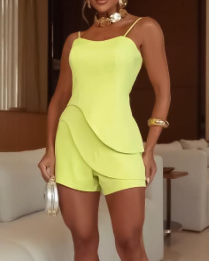 Dame Halterneck Playsuit med asymmetrisk snit Stilla