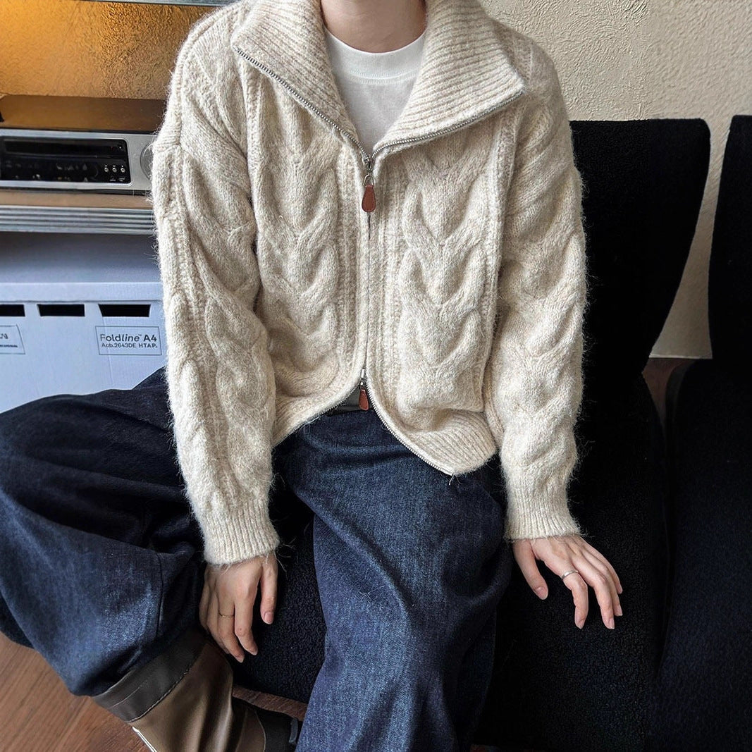 Kvinders chunky strik cardigan med stående krave og moderne kabelmønstre Stilla