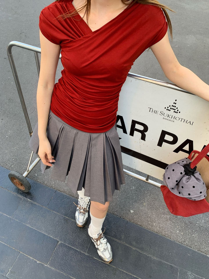 Dame figurnært omslagsoberte med asymmetrisk udskæring og blødt materiale Stilla