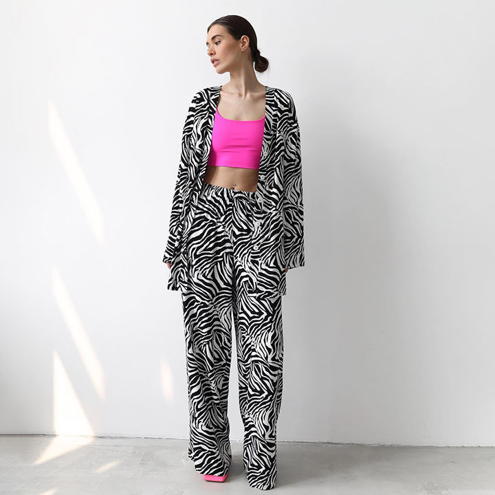 Dame elegant ensemble med zebra-print og talje-knude Stilla