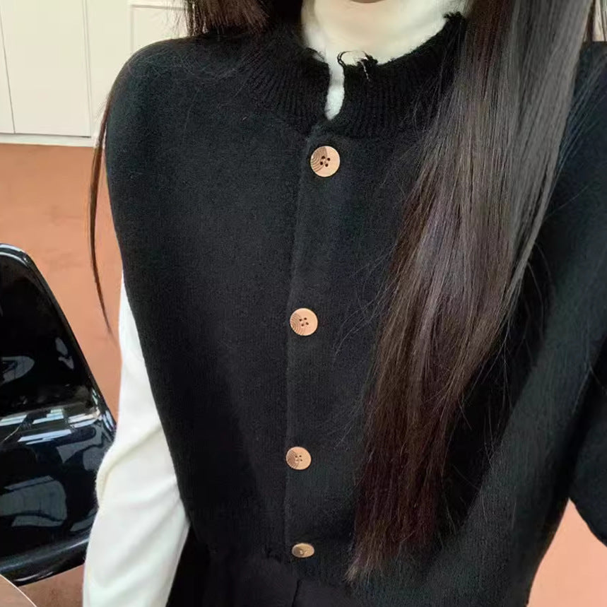 Kvinder cropped cardigan med splitkant og detaljer med træknapper Stilla