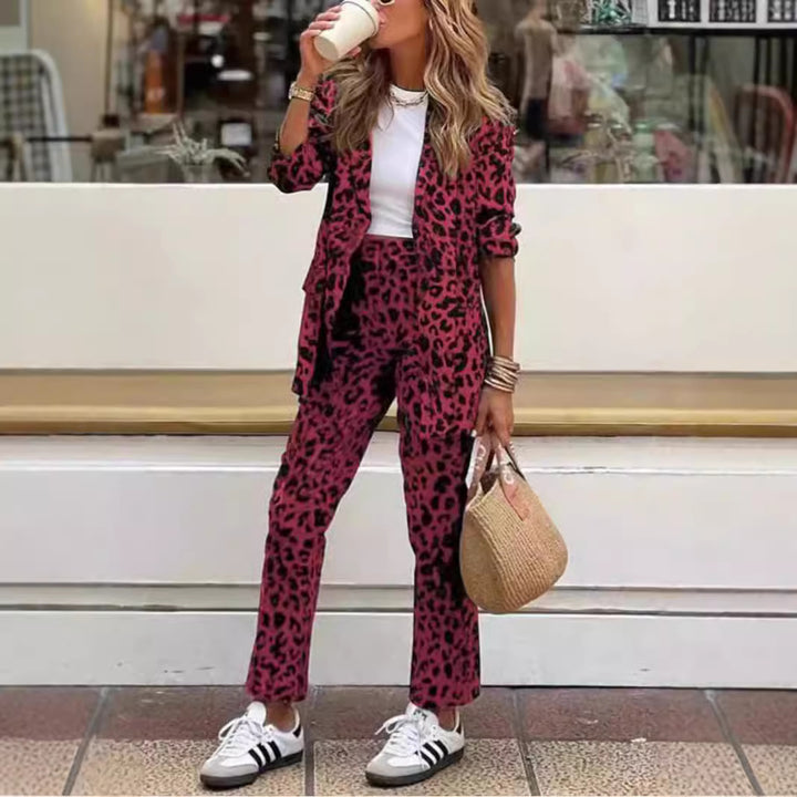 Dame elegant linnedragt sæt i leopardmønster med formsyet blazer og lige bukser Stiila