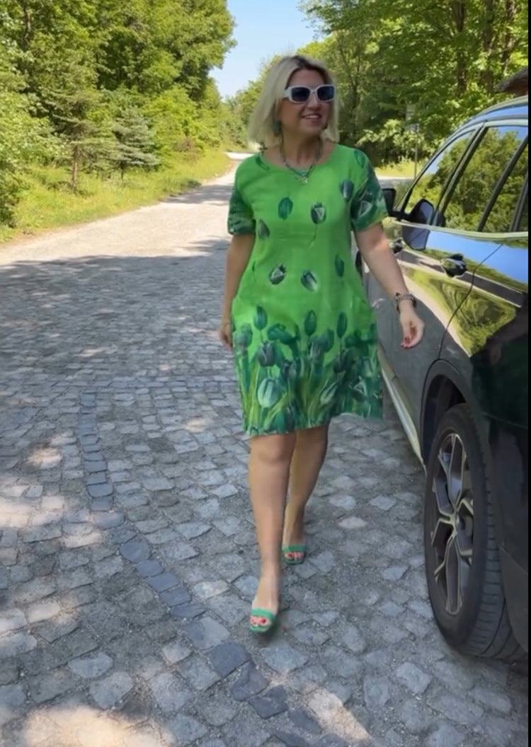 Dame fritidkjole med blomsterprint og behagelig snit Stilla