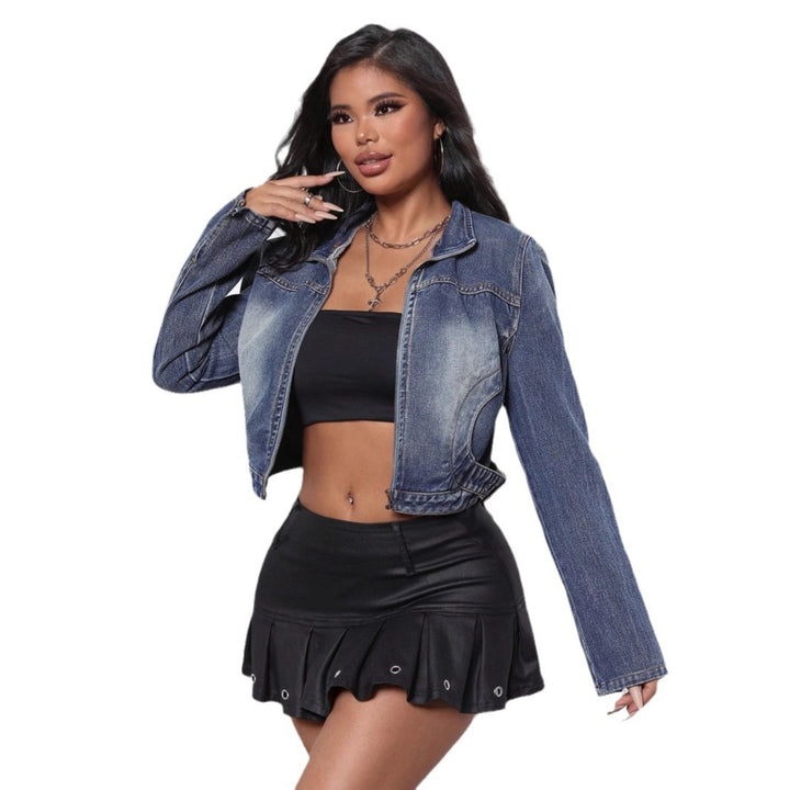 Kvinders denimjakke i trendy crop-stil med subtile vaskeeffekter Stilla