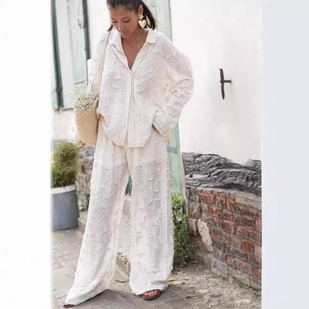 Damebluse med fin broderi og luftig pasform Skovae