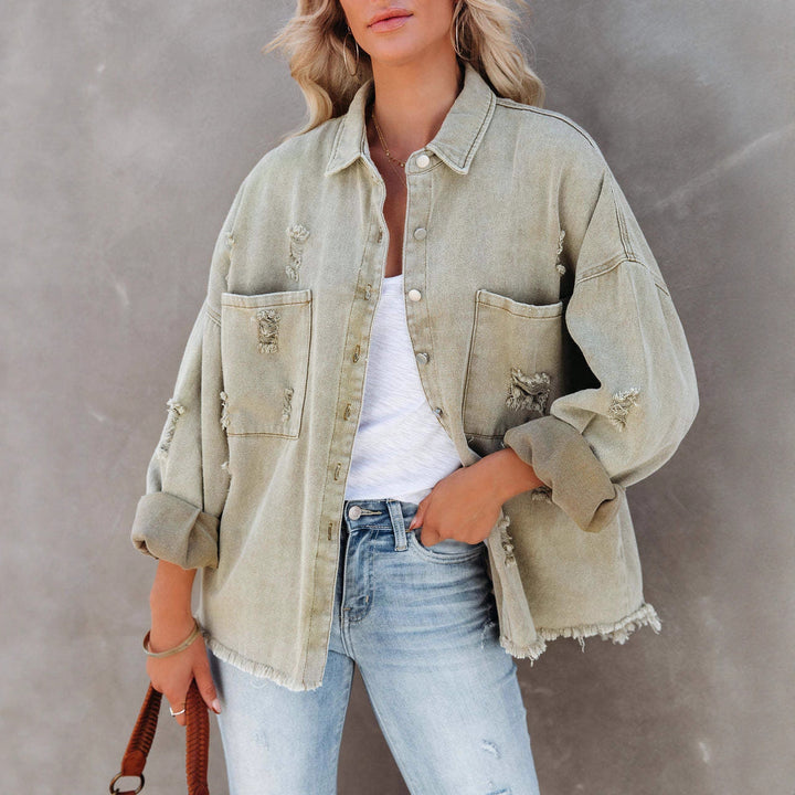 Kvindernes oversized denimjakke med frynset kant og knapbar design Stilla