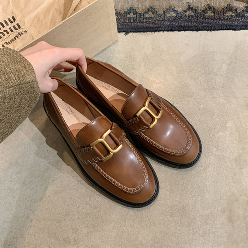 Elegante dames læder slippers med dekorative spænder Stilla