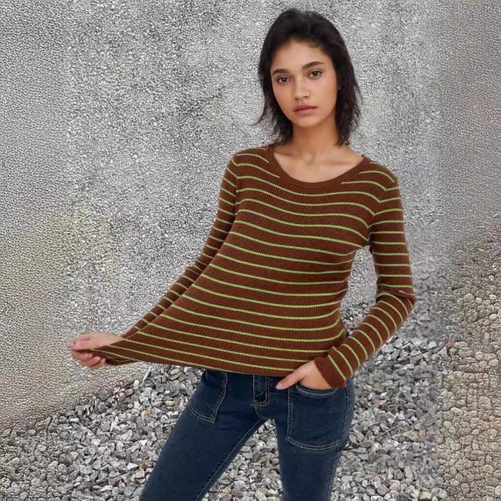 Kvindernes ribbet sweater med stribet design og forlængede ærmer Stilla