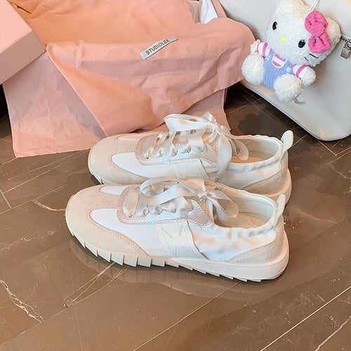 Dame moderne Sneakers med struktureret overmateriale og skridsikker gummisål Stilla