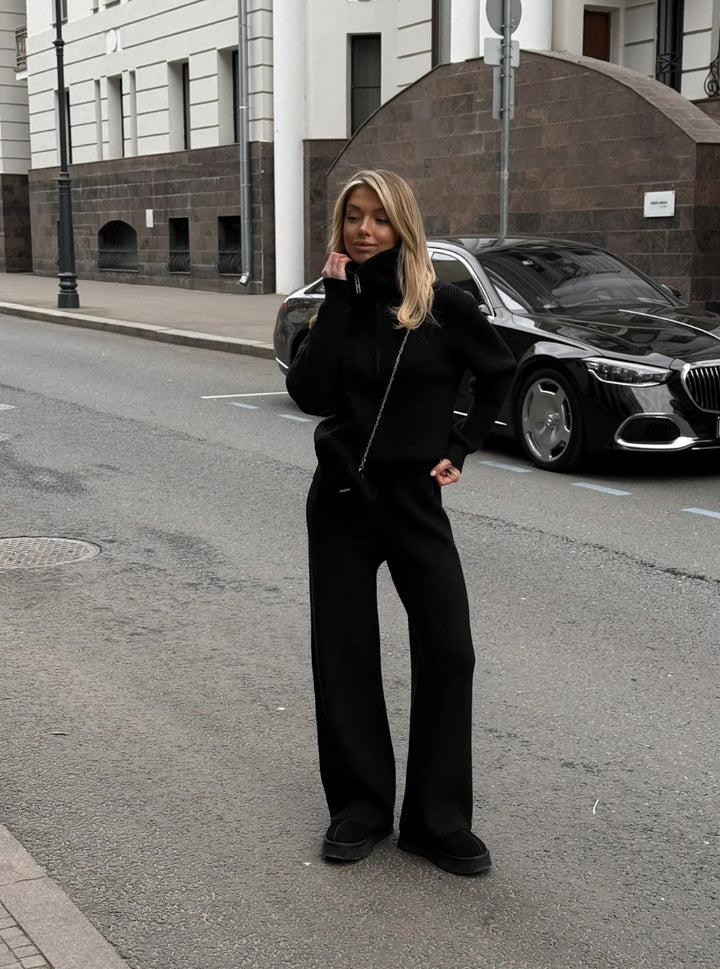 Kvinders strikkede loungewear sæt med høj krave og løs pasform Stilla