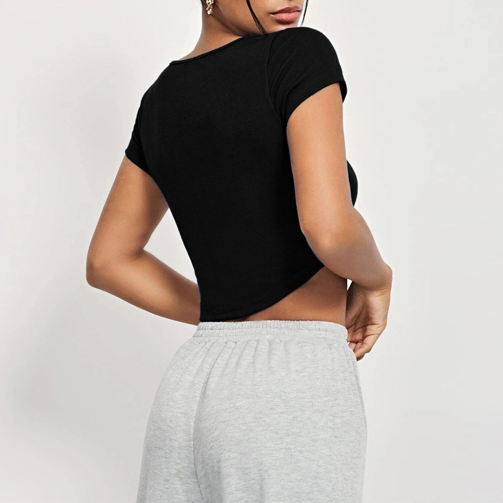 Kvinders cropped top med firkantet halsudskæring og knaplukning Stilla