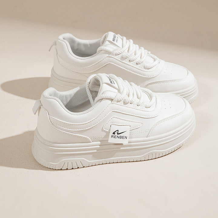 Dame sneakers i sporty og behageligt design med tykk sål og åndbare egenskaber Stilla